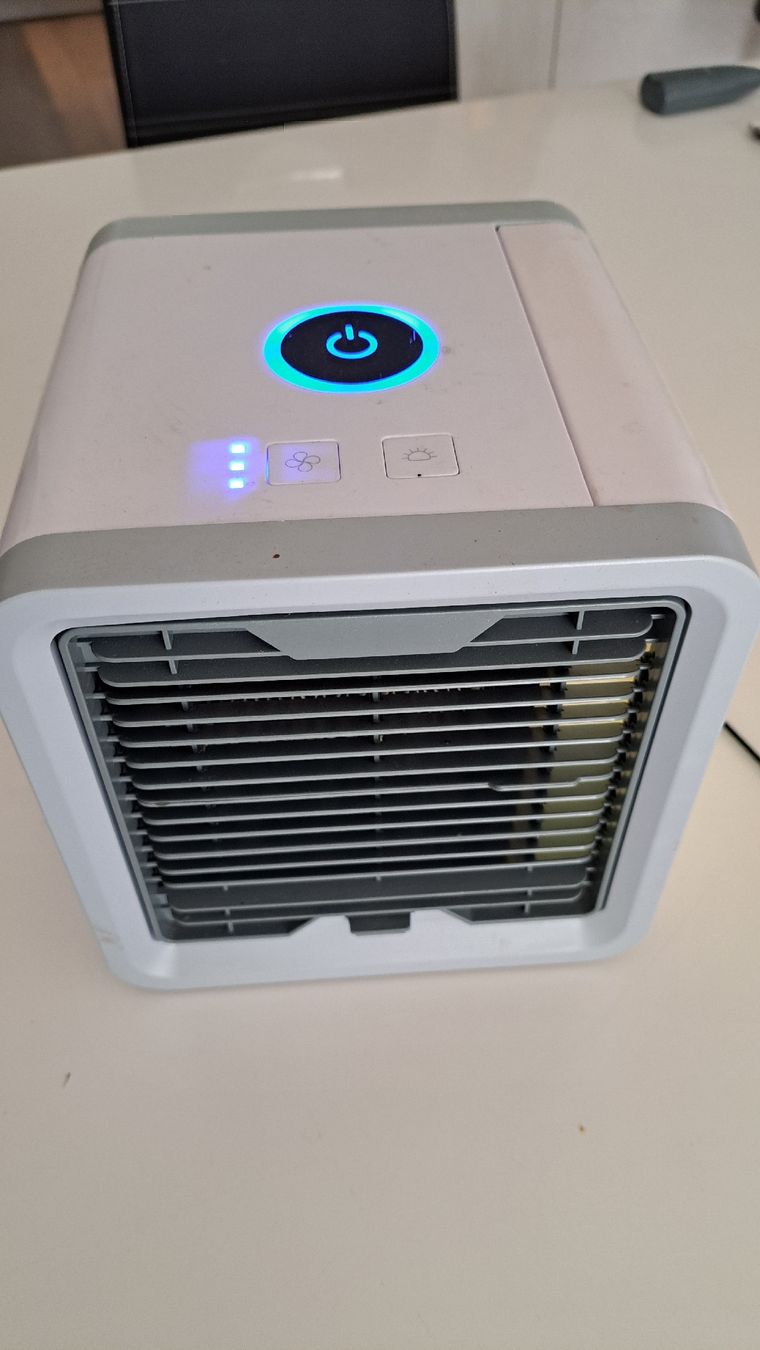 Ventilateurs: Luftkühler USB mit Farbwechsel und Lüfterfunktion. – Neuf (Voir description) à Wattwil par weber61