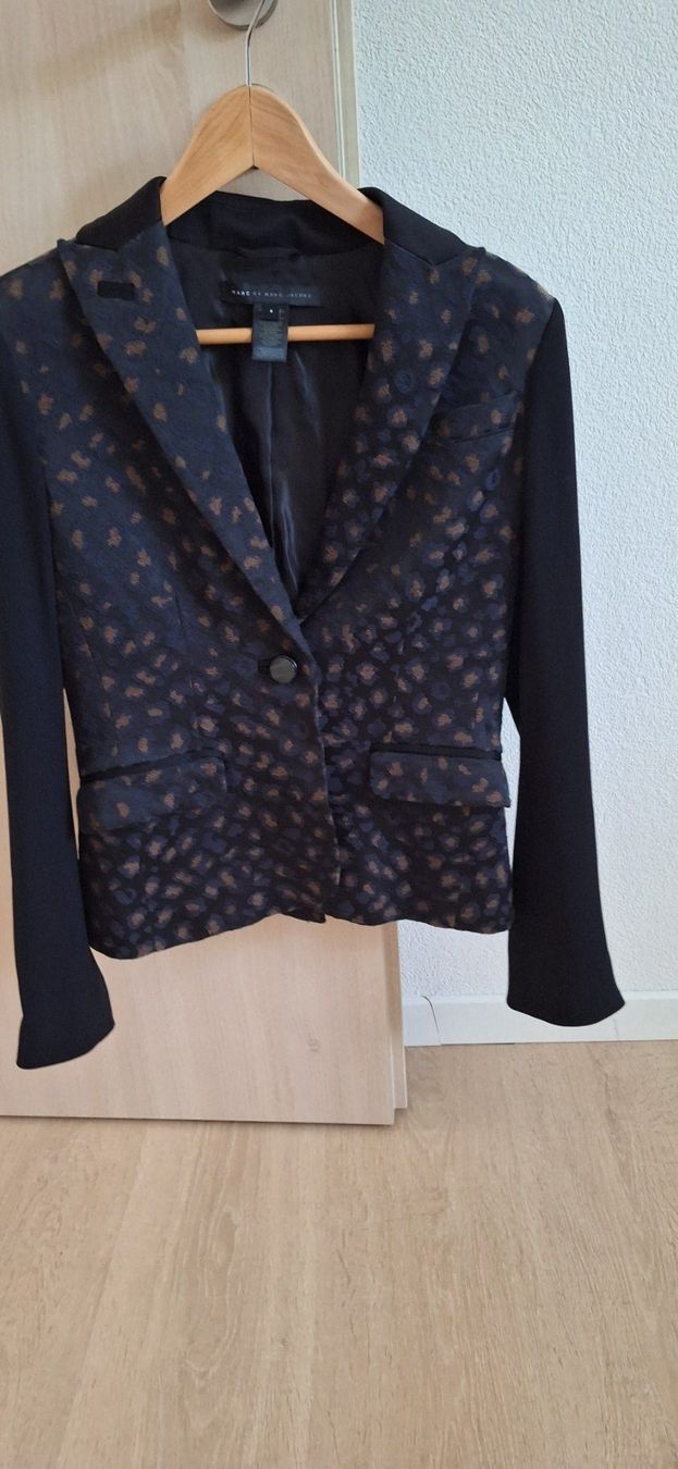 Marc Jacobs Giacche: Marc by Marc Jacobs - toller Blazer schwarz mit Leomuster – Usato da Granges VS venduto da dan_6bcm