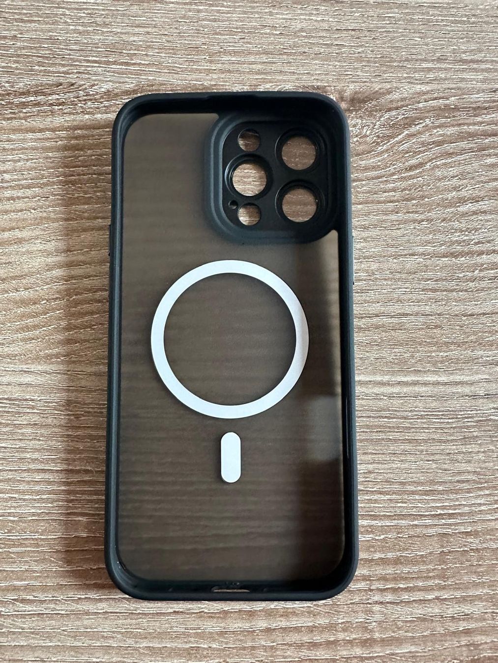 Cover & Protezioni schermo: Iphone 16 Pro schwarze Handyhülle – Nuovo e nell'imballaggio originale da Schalunen venduto da Haris97 1