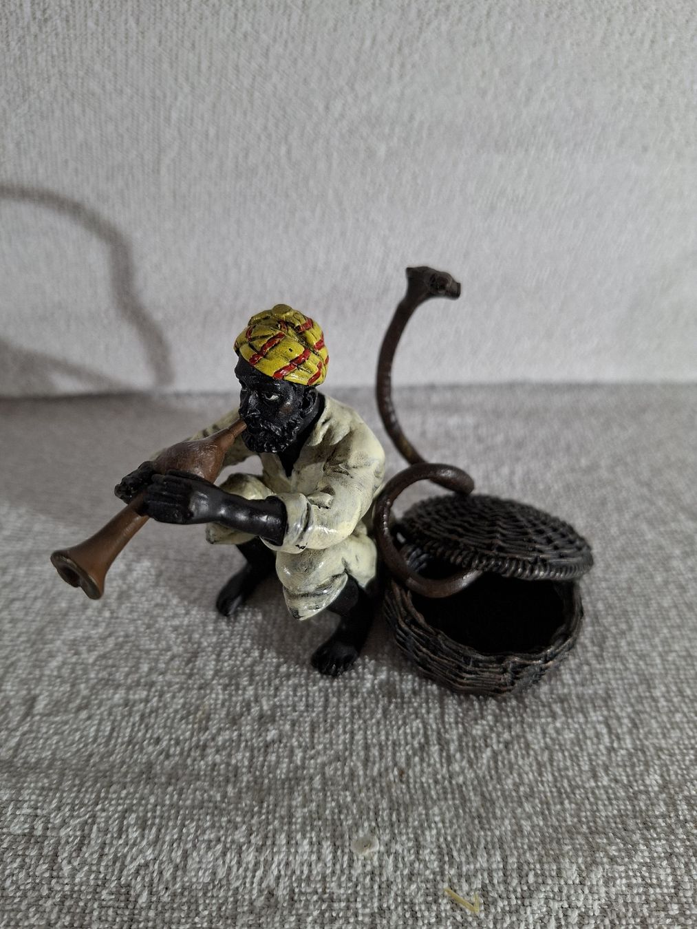 Sculture & Statue: Wiener Bronze Schlangenbeschwörer – Usato da Grindelwald venduto da carro5
