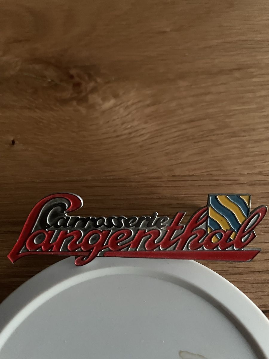 Raccolte di bollini & punti: Carrosserie Langenthal Emblem – Nuovo e nell'imballaggio originale da Huttwil venduto da boumi06