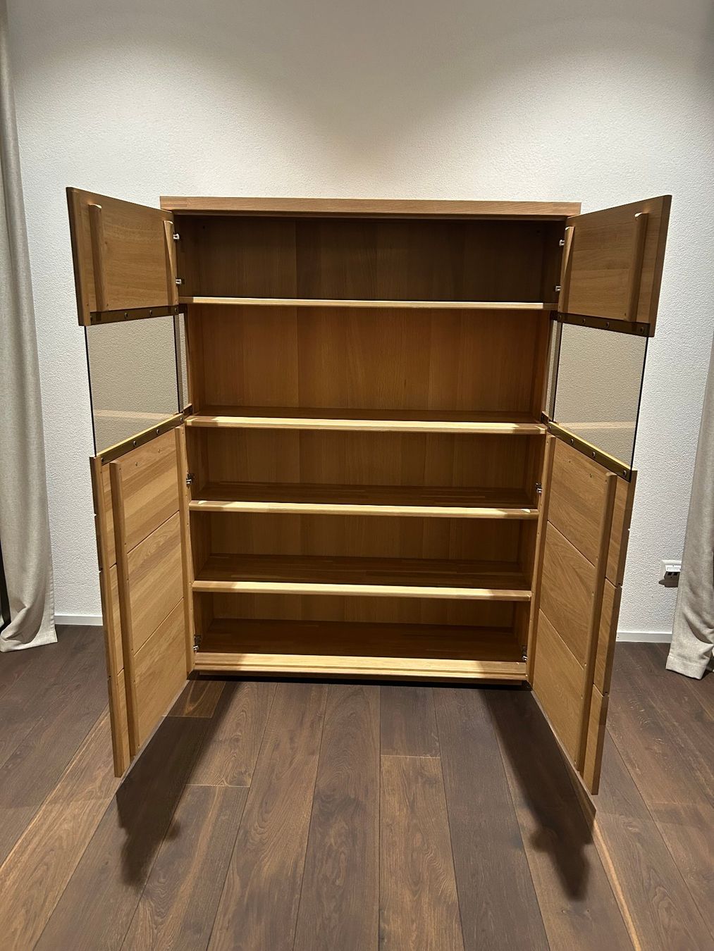 Armadi: Highboard/Vitrine in Eiche massiv – Usato da Widen venduto da SXR 2