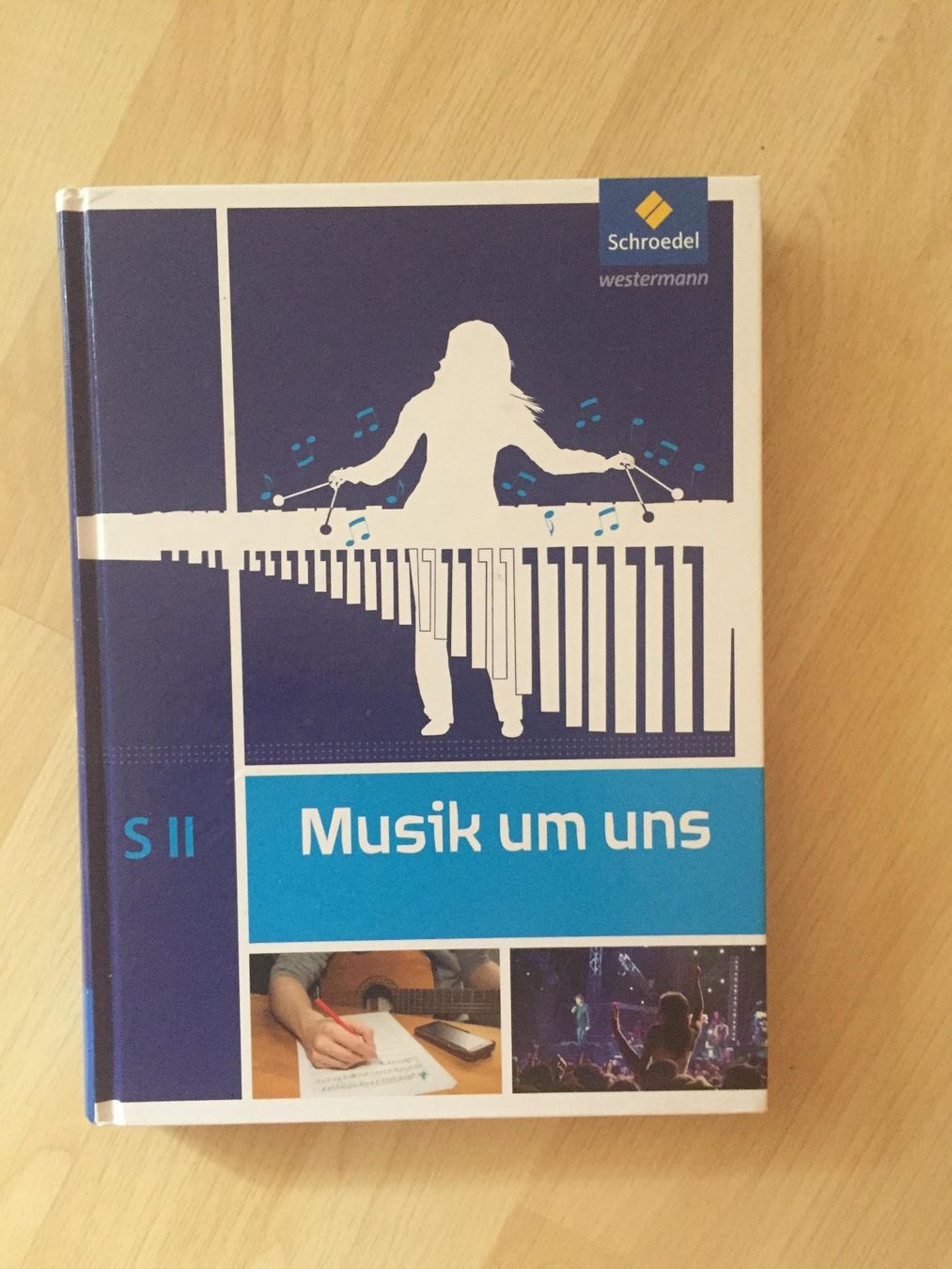 Libri: Schulbuch "Musik um uns" – Usato da Guttannen venduto da AinaScherling