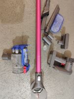 Dyson Ersatzteile / Parts Lot: DC35 Motor + Akku, V6 Rohr, Z