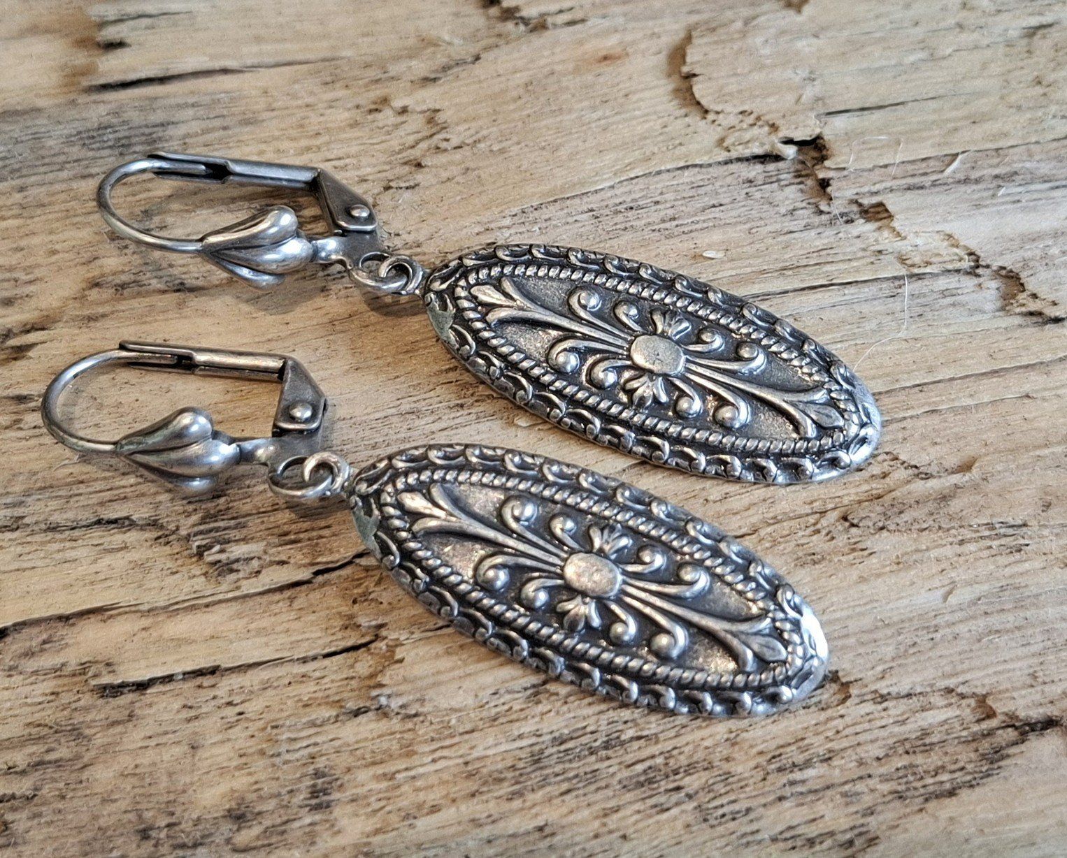 Orecchini pendenti & Orecchini a lobo: LIA - versilberte Messingohrringe – Nuovo e nell'imballaggio originale da Mühlethal venduto da nicita-modeschmuck
