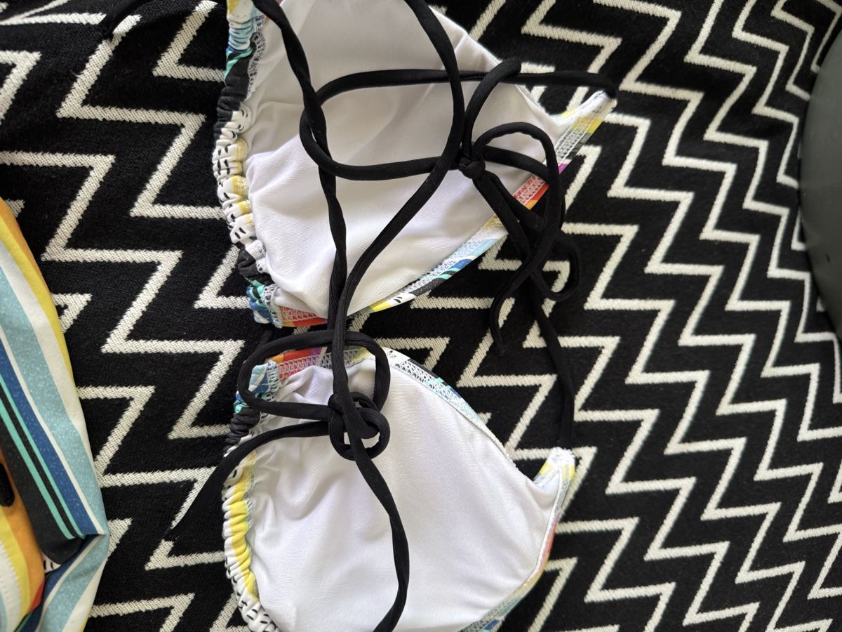 Badekleider & Bikinis: Bikini size small – Gebraucht aus Münchenstein von ArleneLM 2