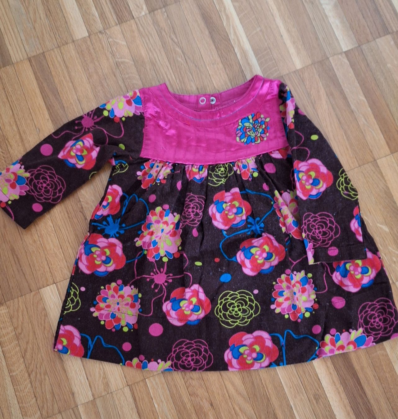 Vestiti & Gonne: Robe bébé – Usato da Yverdon-les-Bains venduto da CelMt