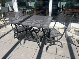 Sitzgarnitur Außen MBM – Tisch + 2 Stühle, Metall anthrazit