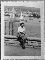 Privatfoto, 1943 - Zürich, Frau am Zürichsee