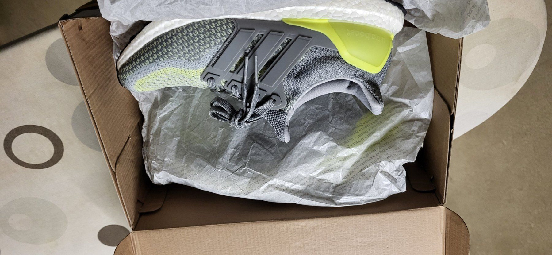 Scarpe da uomo: adidas Ultra Boost Grise Vert – Nuovo e nell'imballaggio originale da Chêne-Bourg venduto da ondazul 2