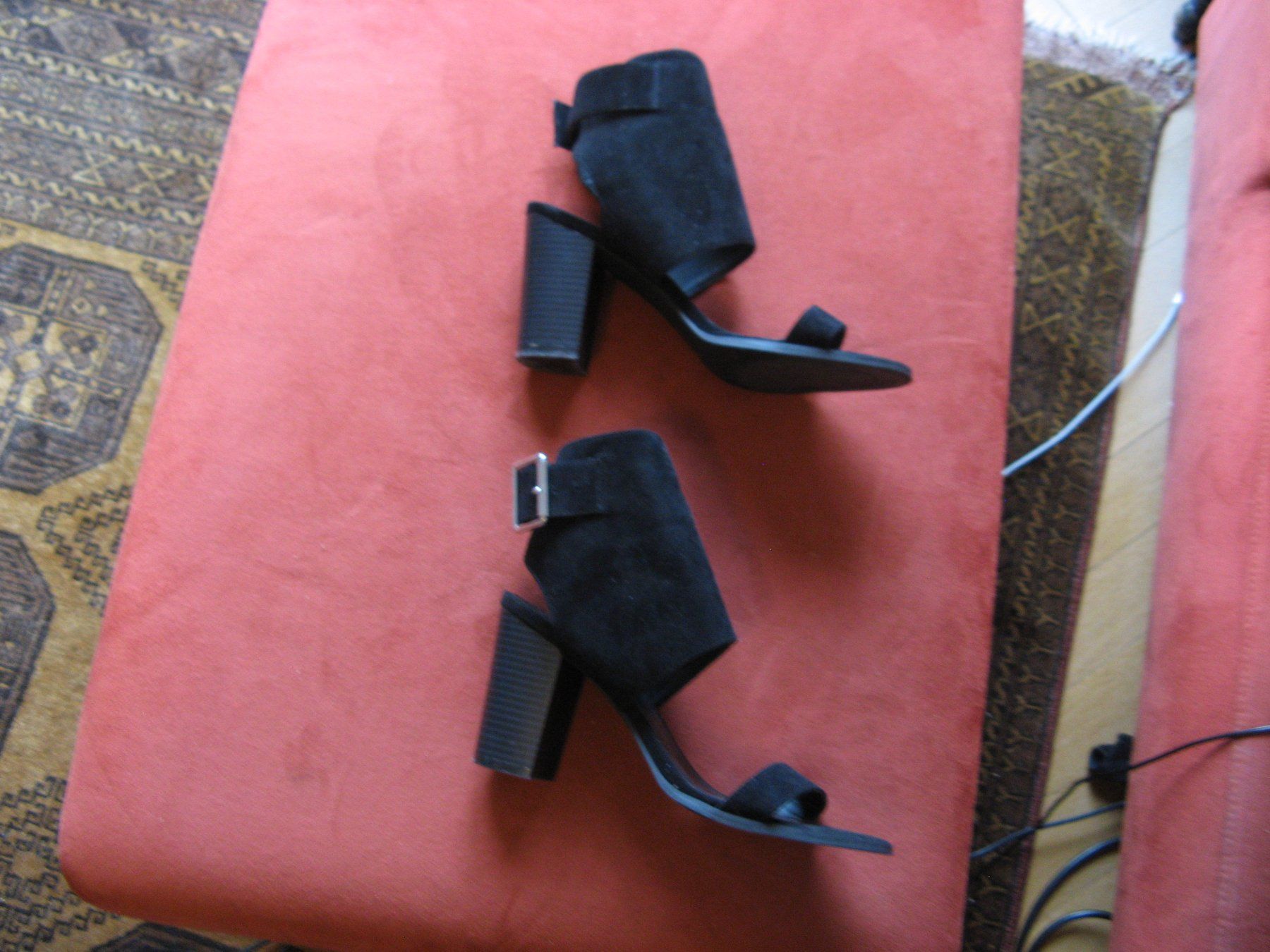 Scarpe da donna: Sandalen high Gr. 40 mit Manschetten Na-kd – Usato da Zürich venduto da apil 1
