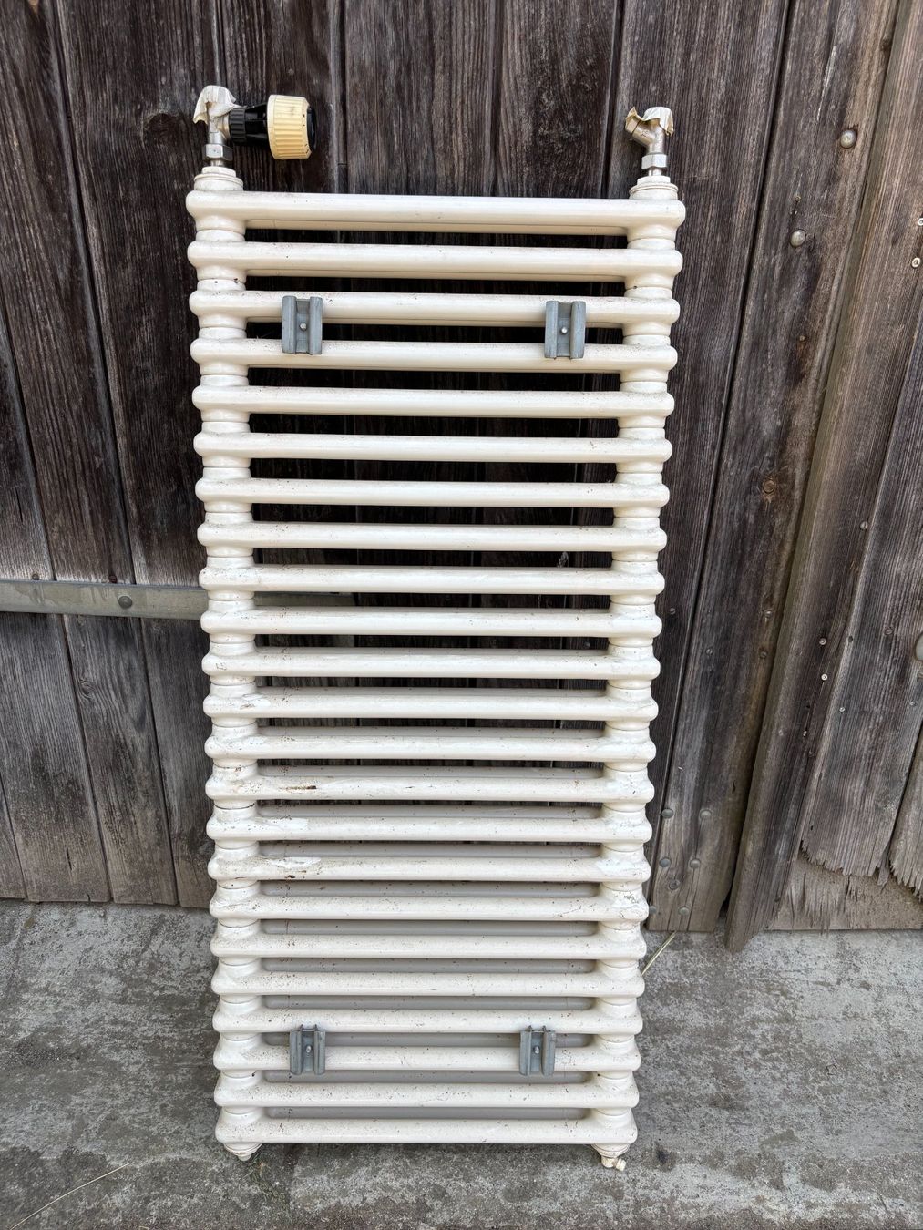 Radiateurs: Radiator 2 Stück – D'occasion à Eschenz par Daniliva