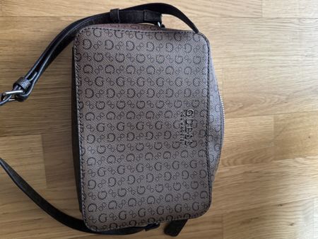 Guess Umhängetasche, braun gemustert Neu!