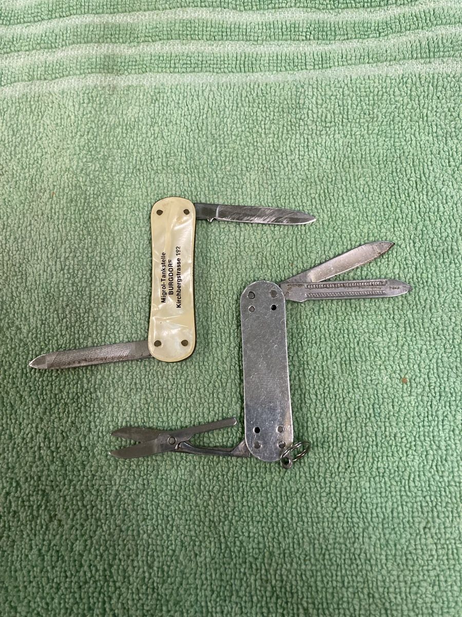 Coltelli tascabile: Taschenmesser – Usato da Hindelbank venduto da Warentaxi 3