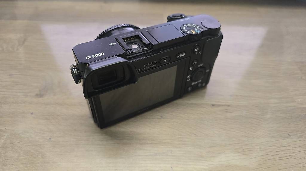 Sony Fotocamera: Sony A6000 boitier nu – Usato da Lausanne venduto da yan_lm5h 1
