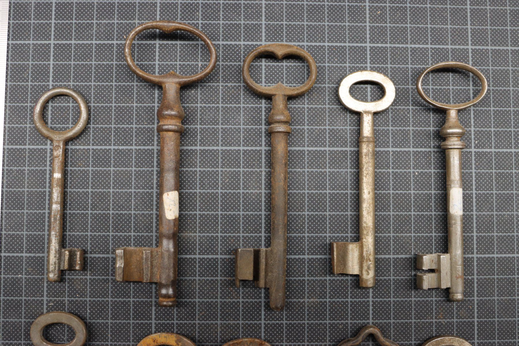 Schlüssel: Lot mit 10 antiken Schlüsseln – Gebraucht aus Emmetten von Super008 2