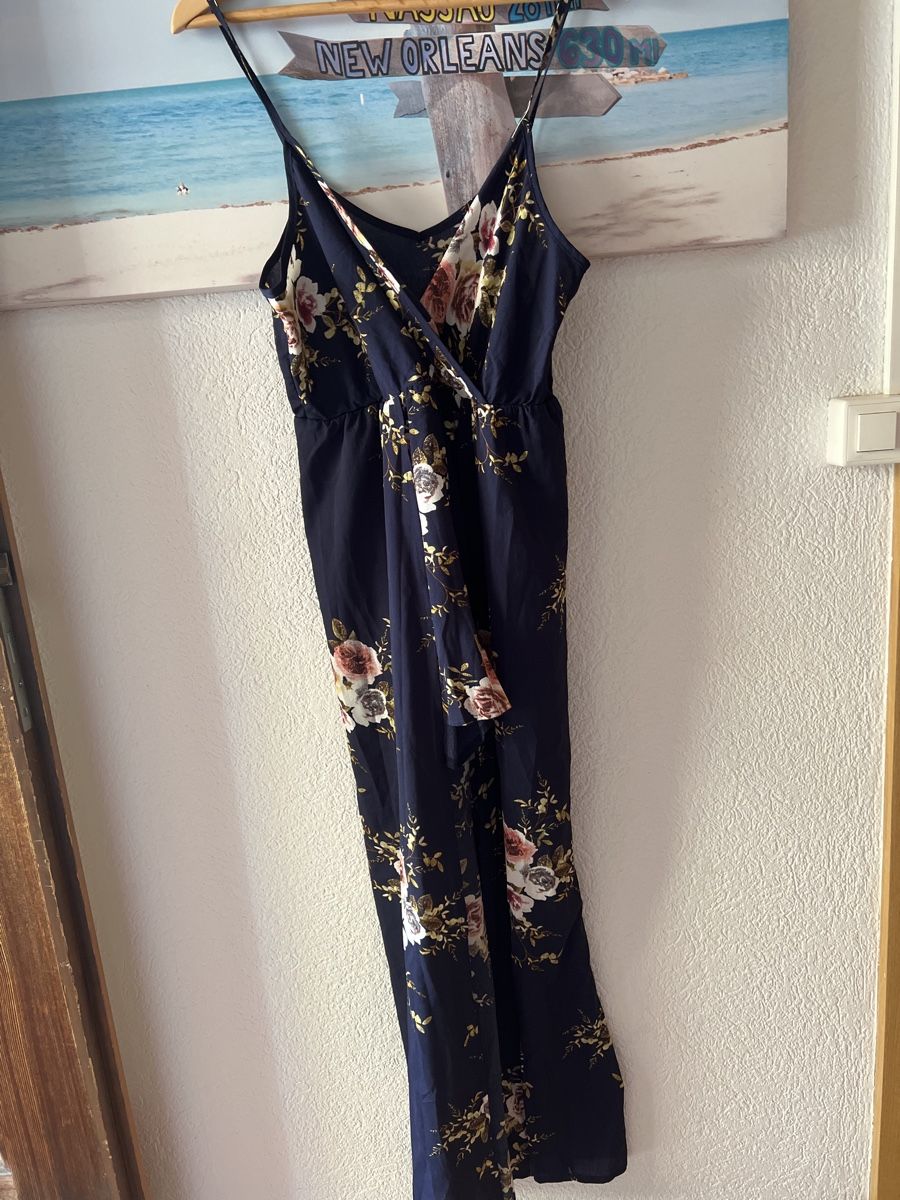 Jumpsuits: Sommerlicher Jumpsuit , Grösse M – D'occasion à Linden par Annelie12