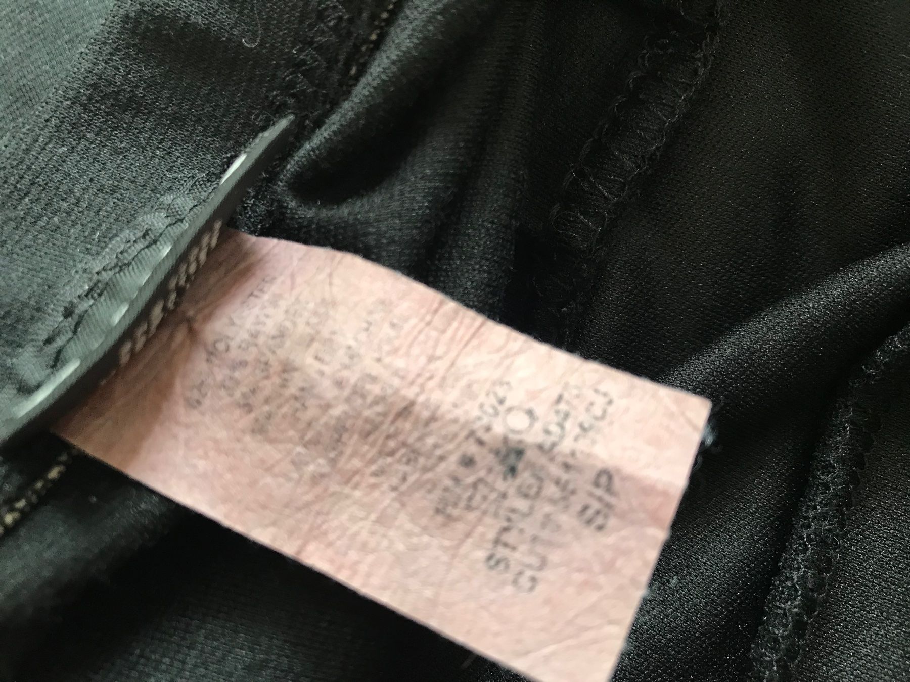 Vestiti: Kleid ca Grösse S schwarz - Porto 3.40 – Usato da Emmenbrücke venduto da Hathor123 3
