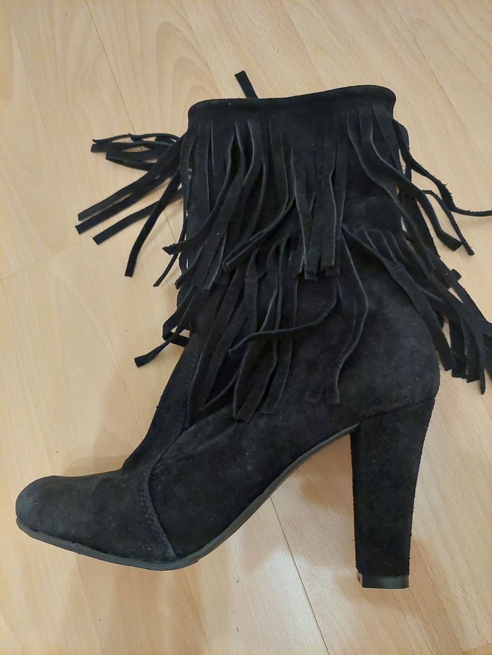 Dosenbach Scarpe da donna: Stiefeletten Gr.37 schwarz mit Fransen – Usato da Rüttenen venduto da Pinie14 3