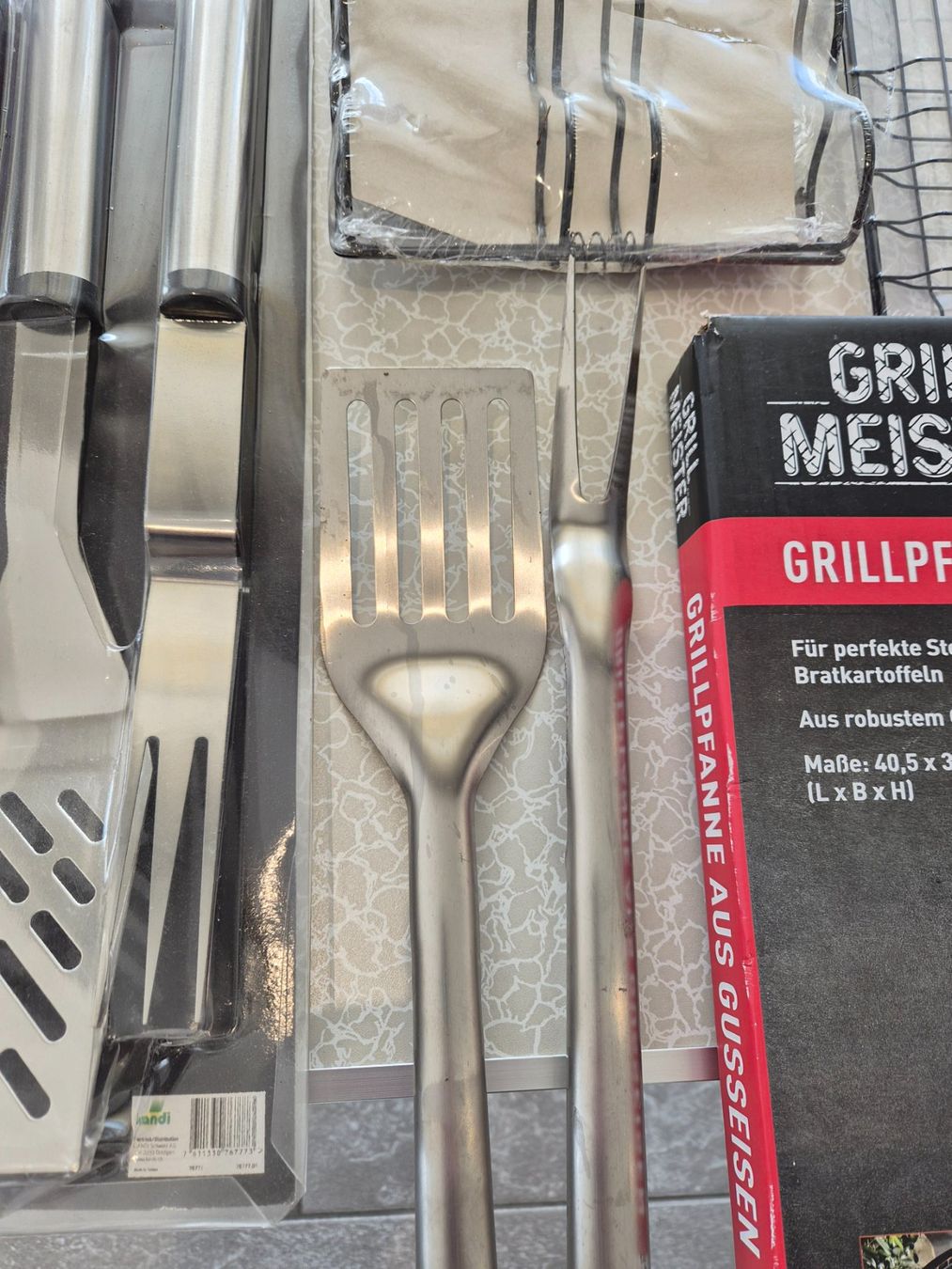 Bestecksets: Zubehör für einen tollen Grillabend – Neu (gemäss Beschreibung) aus Strengelbach von Mosers 1