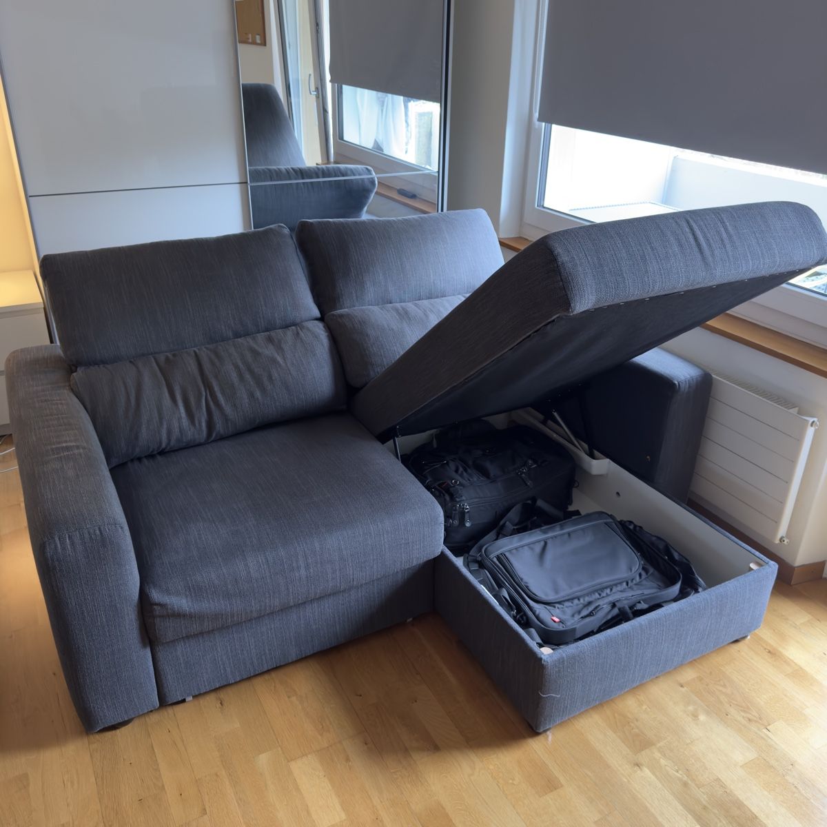 Ikea Divani: Comfy Grey Sofa with Storage - Perfect for Winter! – Usato da Kloten venduto da joa_br5b 1