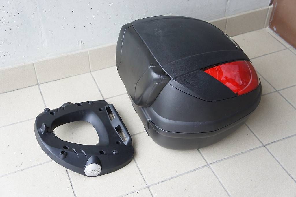 Givi Topcase: GIVI Monolock E370 – Usato da Ollon VD venduto da polopan 1