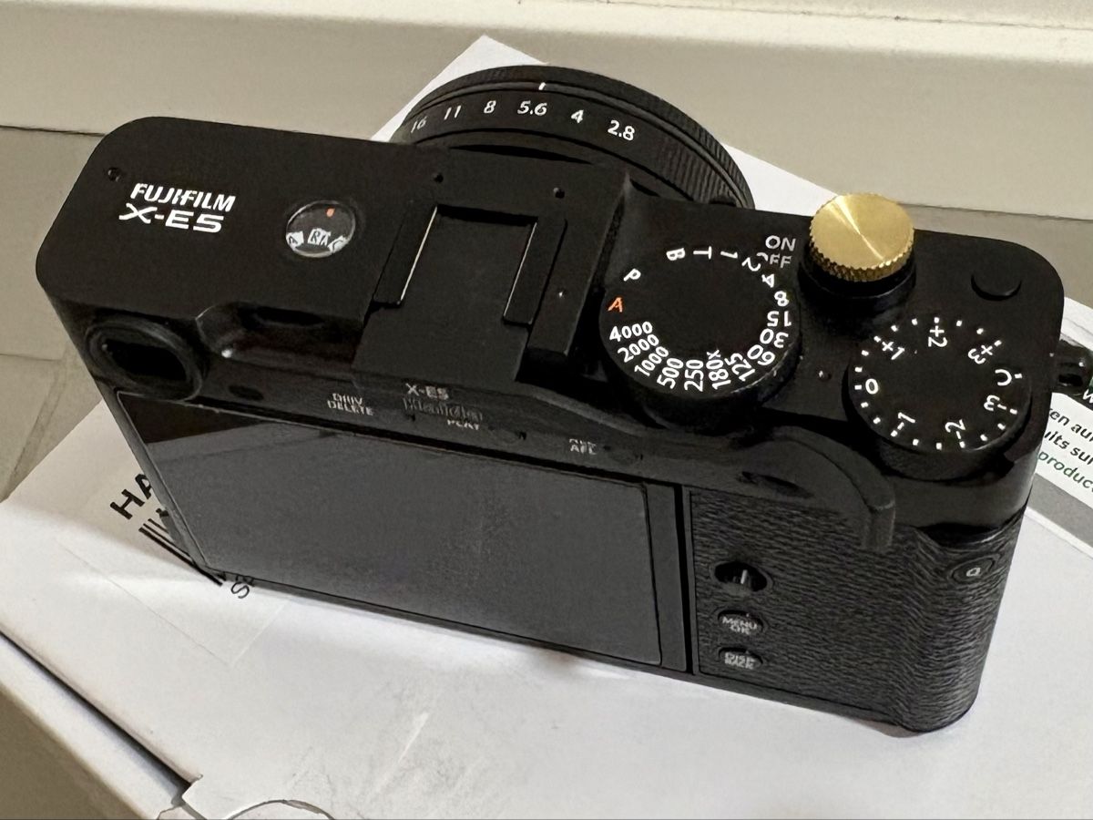 Fujifilm Kamera: Fujifilm X-E5 avec objectifs – Gebraucht aus Troinex von Cedroulet 3