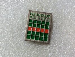 Ansteckpin 3: Neustadt