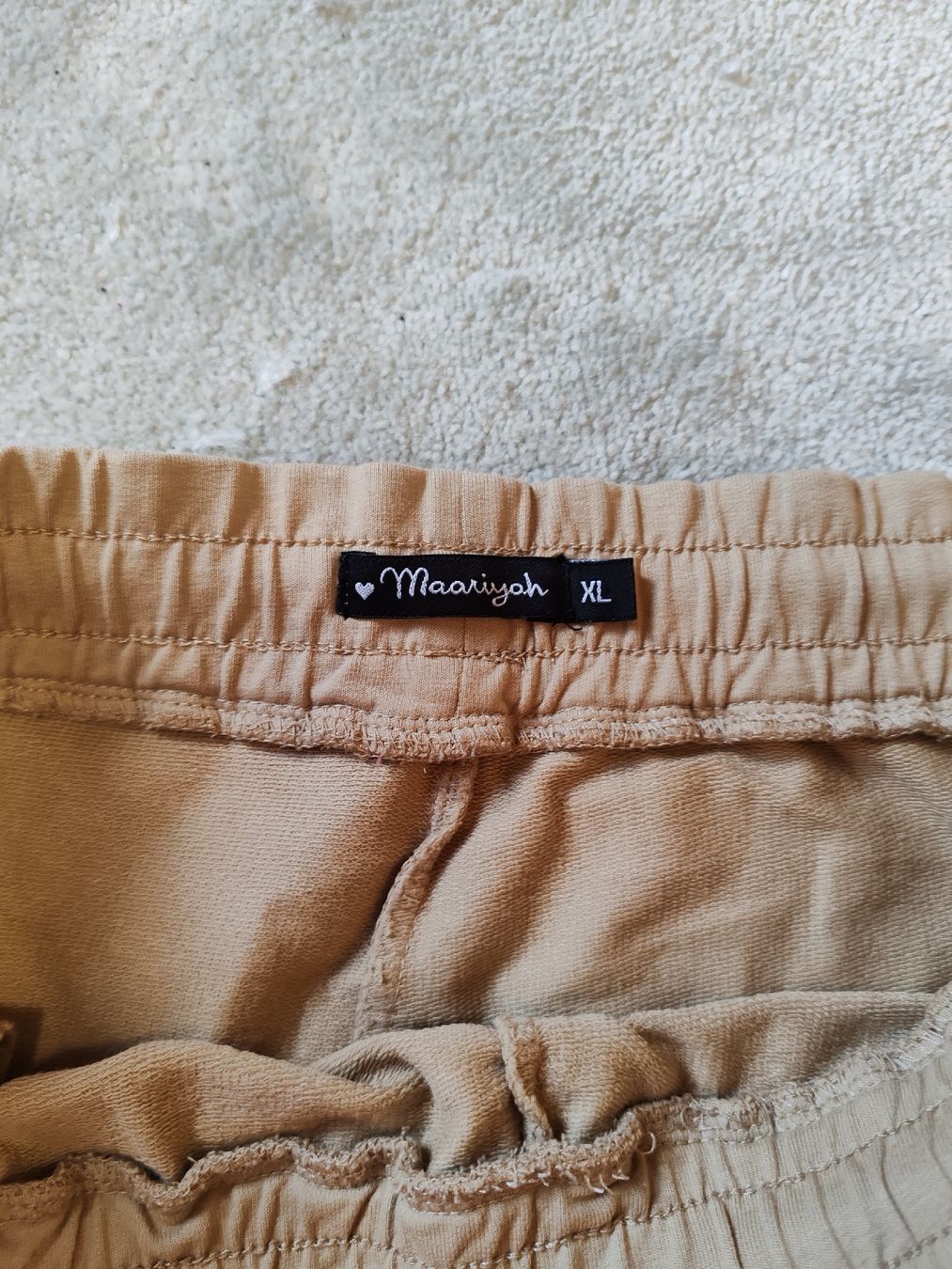 Pantaloni: Shorts Maariyah beige elastischer Bund Grösse XL  – Usato da Untervaz venduto da DoniWii1985 1
