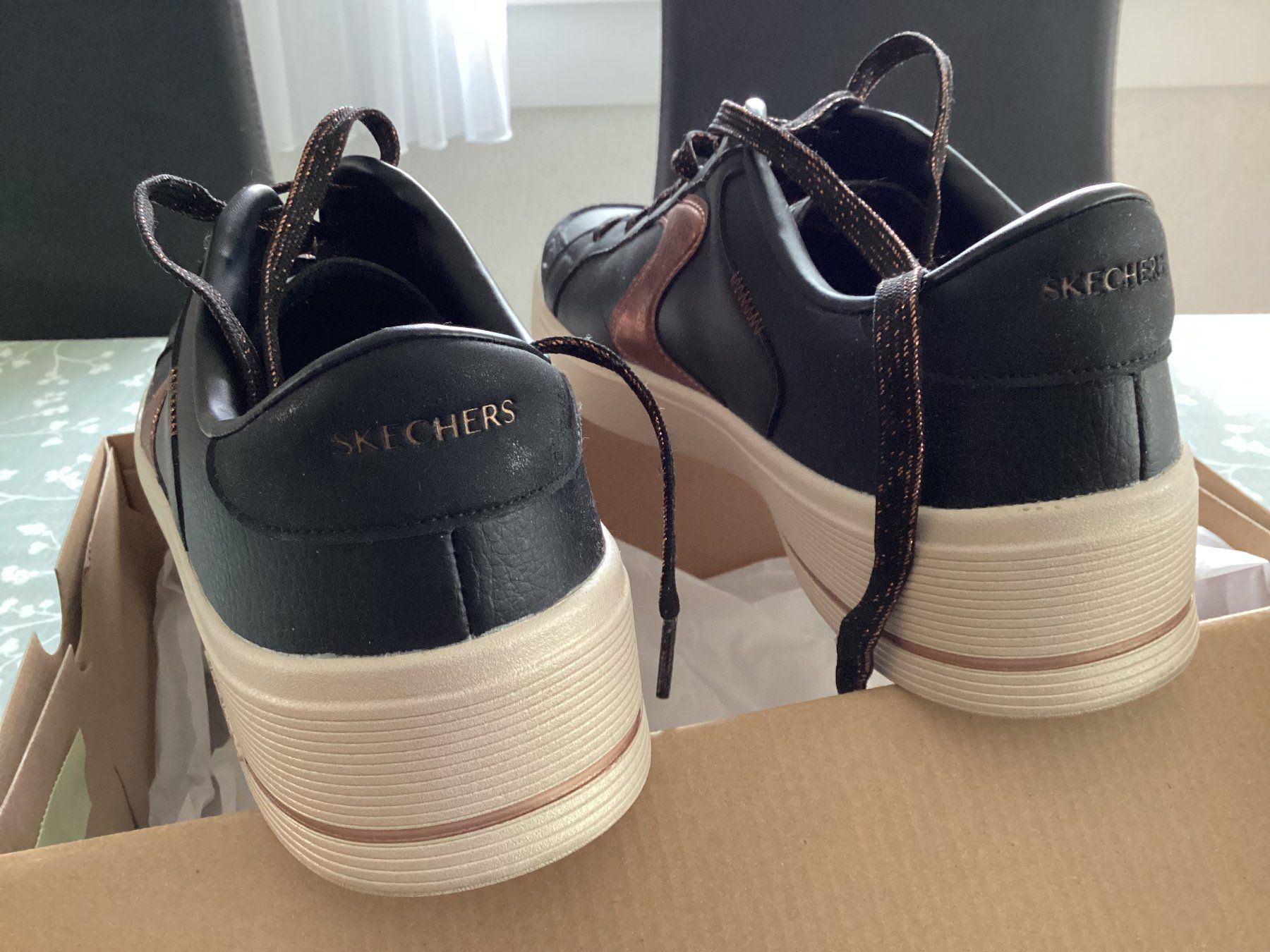 Skechers Scarpe da donna: SKECHERS Gr.40, schwarz- kupfer – Usato da Belp venduto da Syuv 3