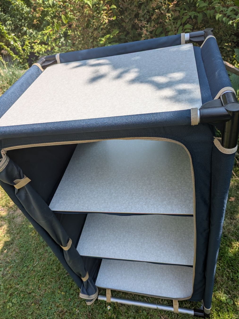 Armoires: Campingschrank 3 Fächer – D'occasion à Winterthur par tikal4 2