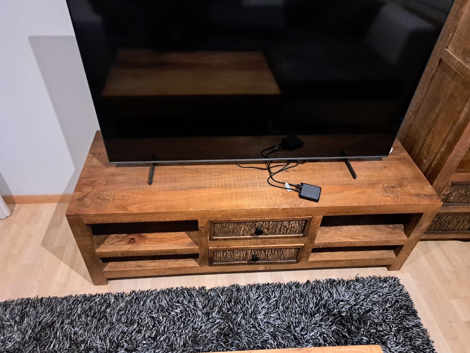 Mobili TV: Tv Möbel aus Holz – Usato da Flawil venduto da Leandro050700