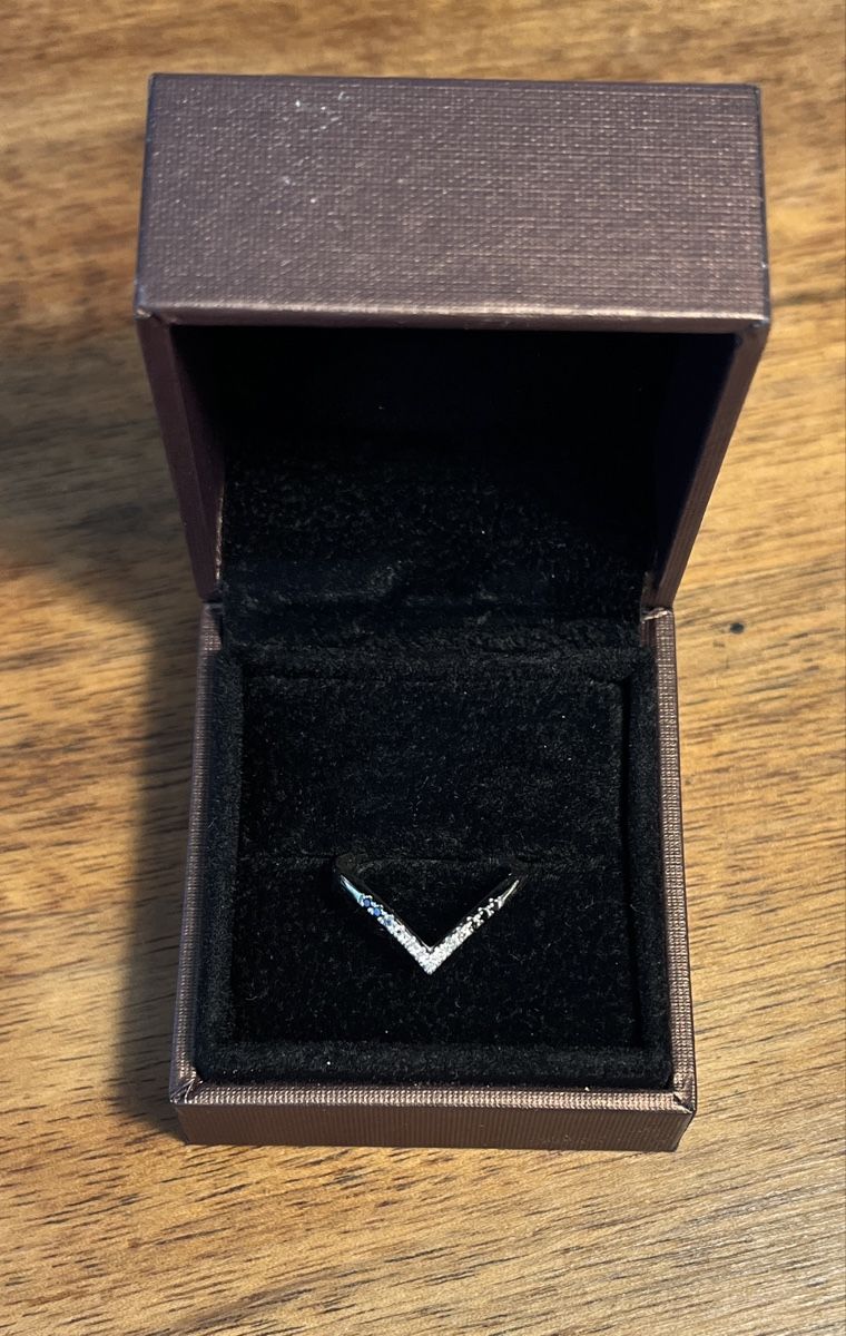 Anelli: 750 Weissgold Ring mit Diamanten V-shape – Usato da Rotkreuz venduto da zisii
