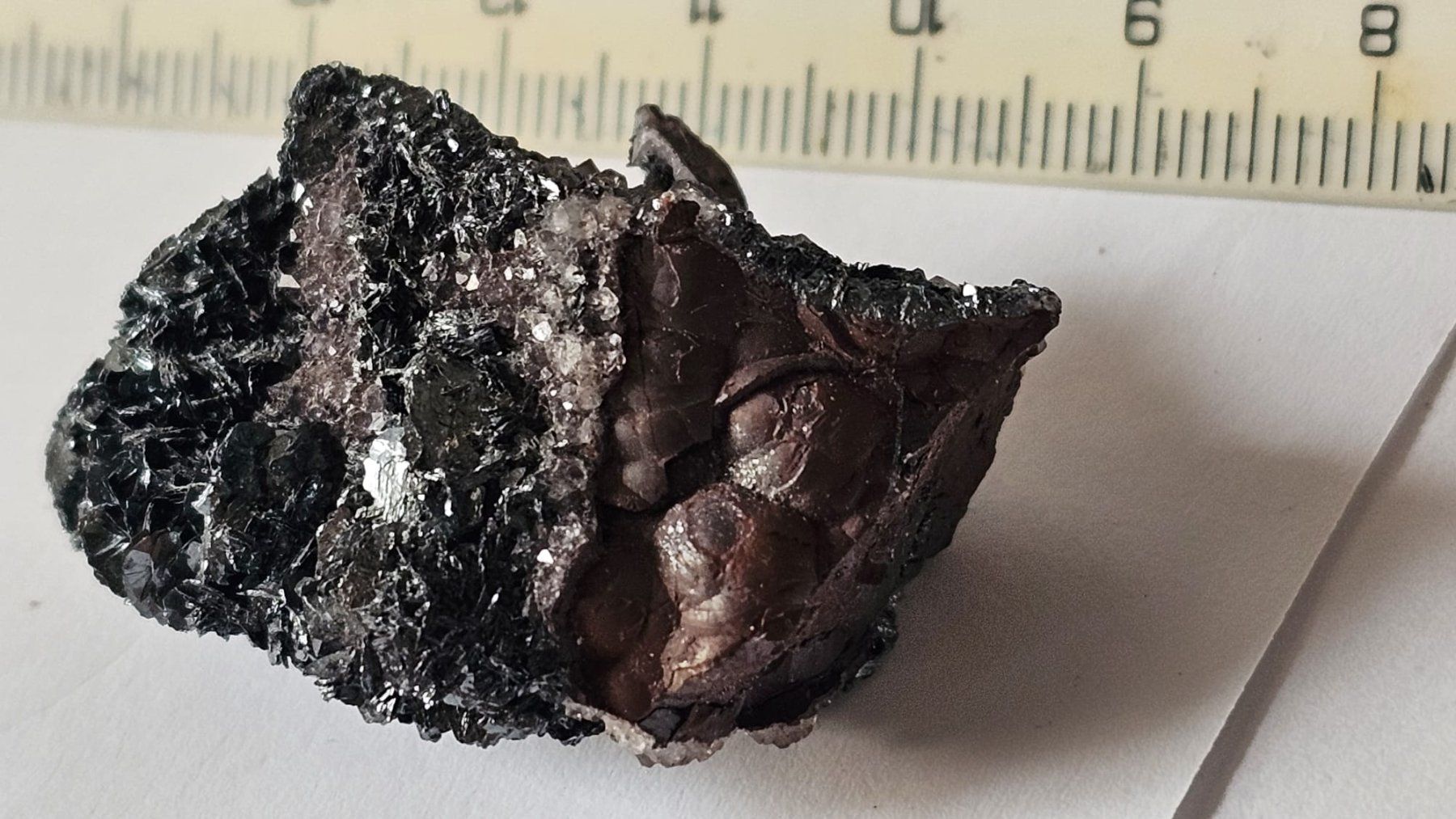 Minéraux & Lithothérapie: Black Metallic Crystal on Quartz Matrix – D'occasion à St-Légier-Chiésaz par nig_dk7p 2