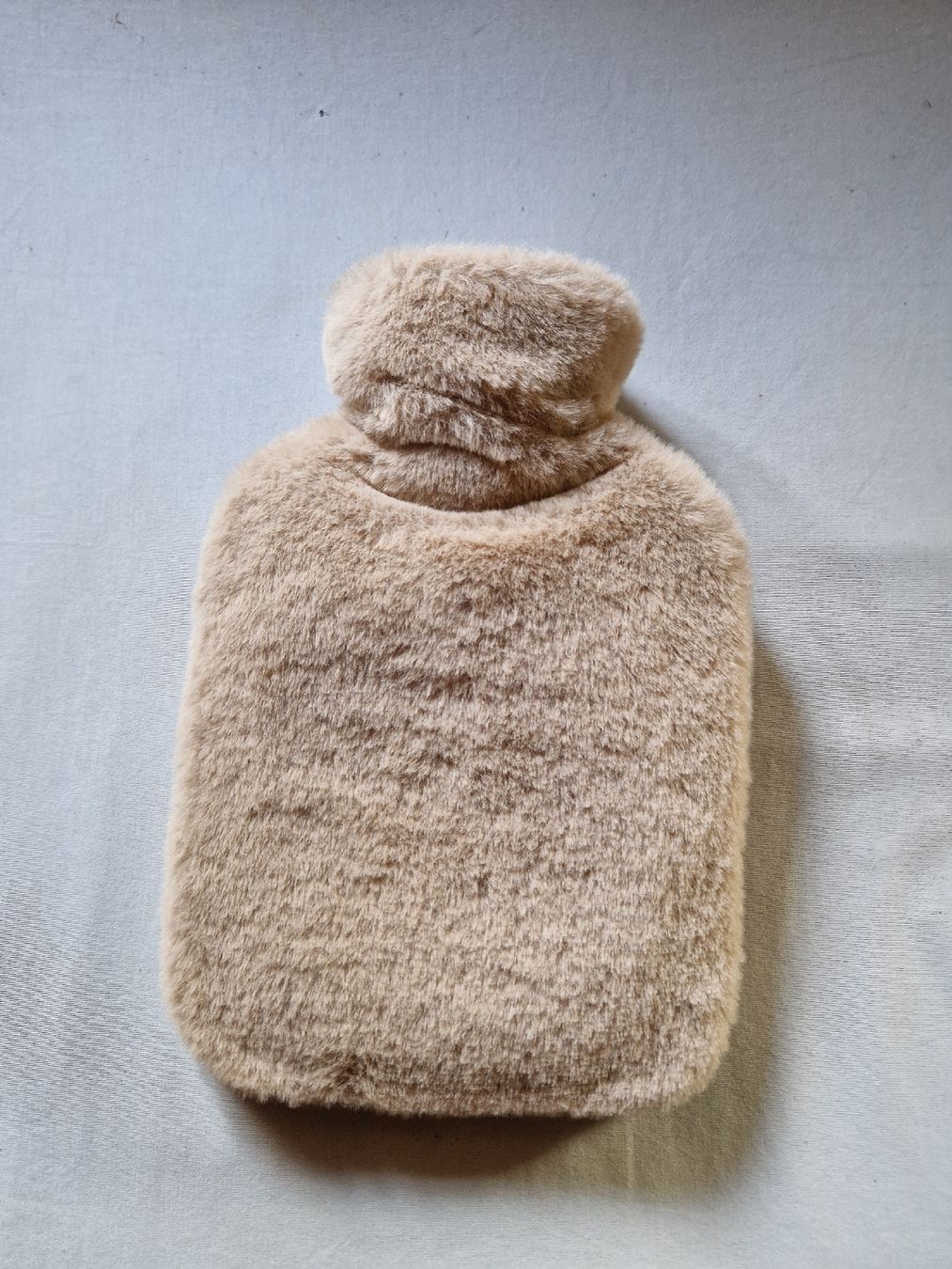 Altri elettrodomestici e apparecchi d’epoca: Wärmflasche mit Plüschbezug beige – Usato da Luthern venduto da Ricolinchen 1