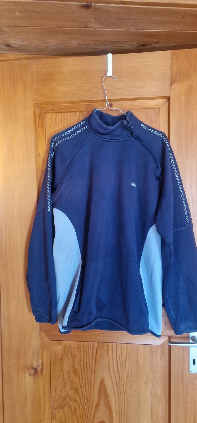 Adidas Maglioni & Felpe: Stylischer Adidas Pulli Grösse M(eher L) – Usato da Trin venduto da gumalcan 1
