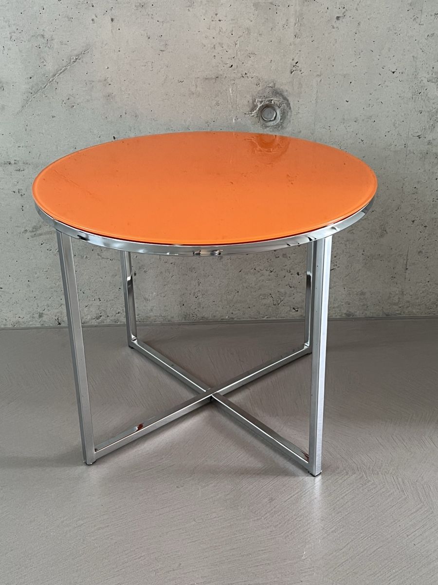 Tavoli: 70er Jahre Couchtisch Chrom mit Glasplatte – Usato da Wabern venduto da La-Vitrine 1