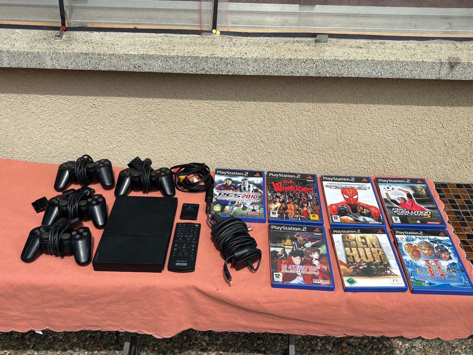Sony Konsolen: PS2 slim con 4 pad, 1 telecomando, 1 memory card, 7 giochi – Gebraucht aus Meride von AlanS