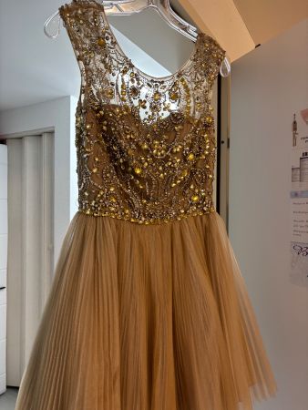 Wunderschönes SHERRIHILL Kleid mit goldenen Details,