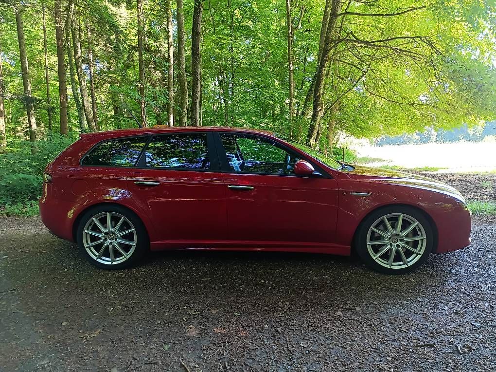 Automobili: Alfa Romeo 159 SW 2.4 JTD – Usato da Schlattingen venduto da insane99 3