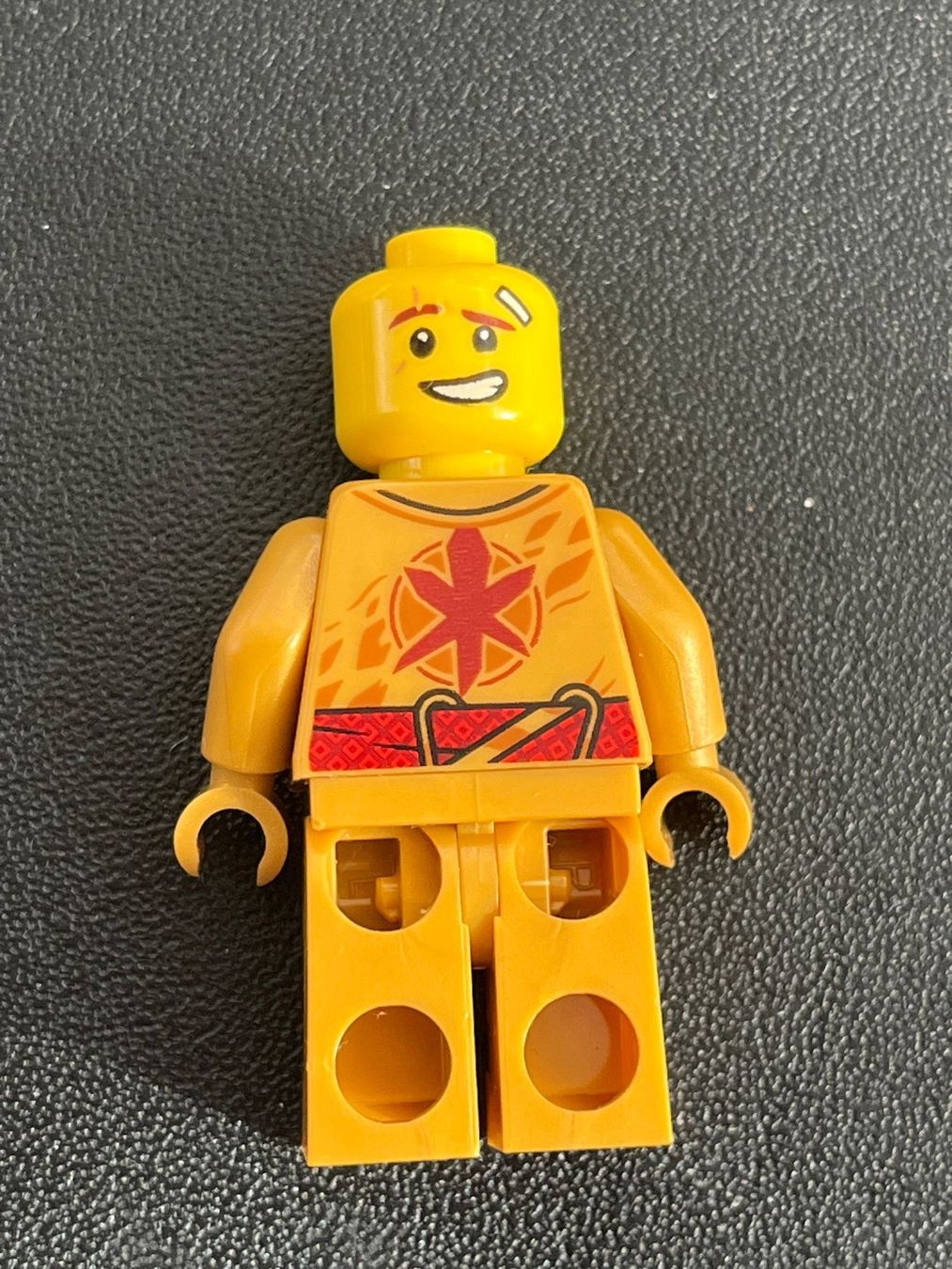 Lego Statuette: Lego Ninjago Kai Minifigur – Usato da Winterthur venduto da Wusa01 1