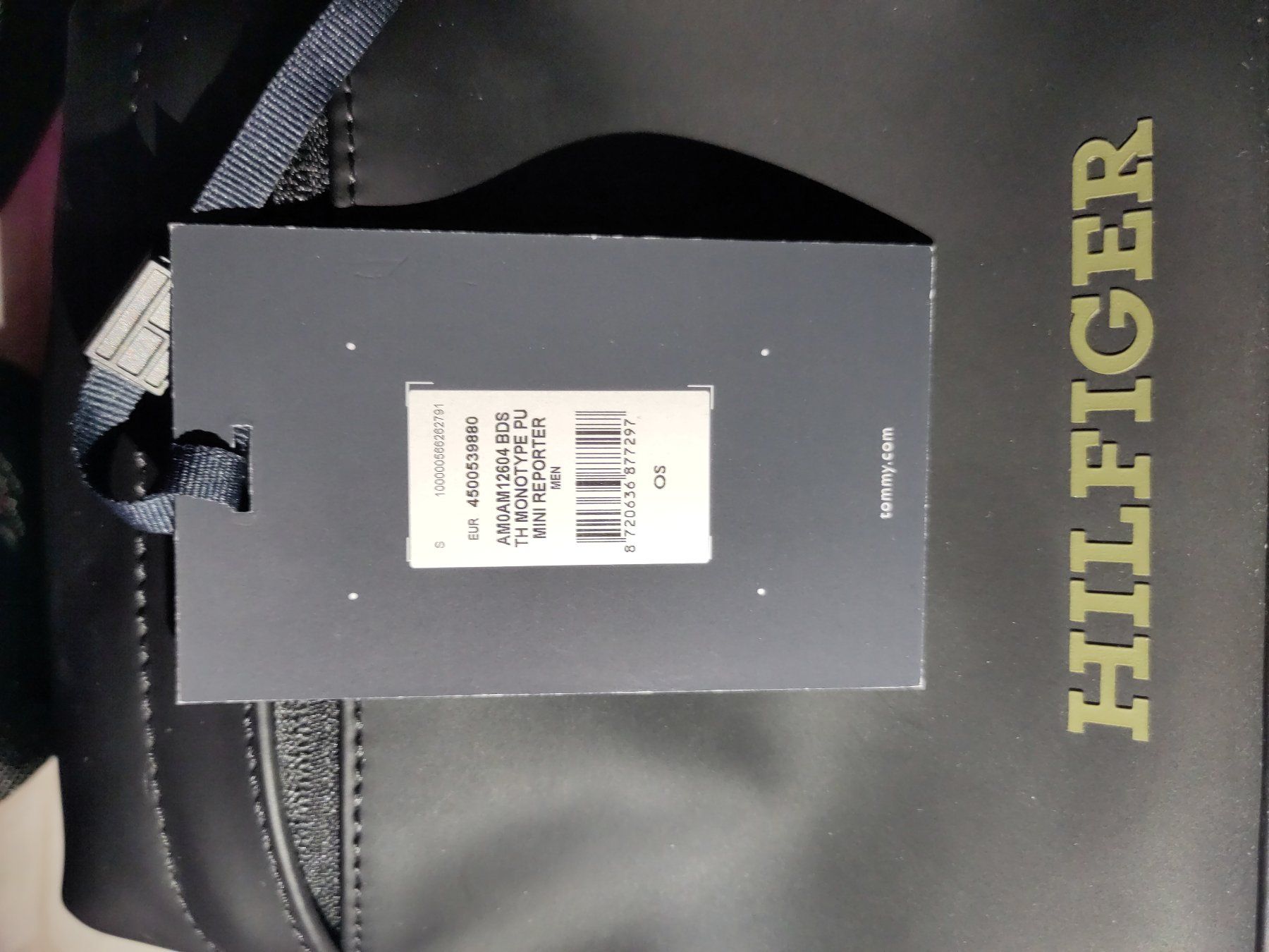 Tommy Hilfiger Borse: TOMMY HILFIGER MONOTYPE PU MINI REPORTER BLACK SCHWARZ – Nuovo e nell'imballaggio originale da Horgen venduto da boban.d 4