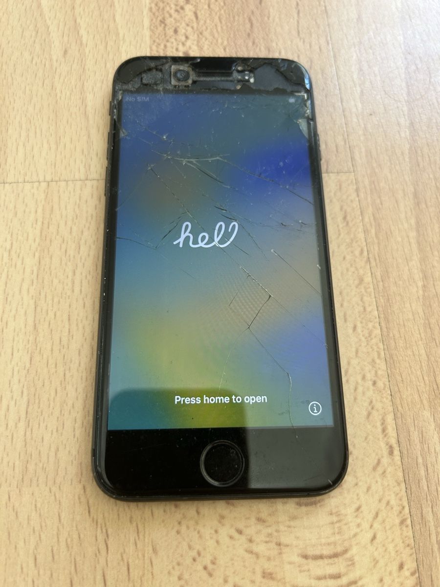 Apple Portables: iPhone 8 – D'occasion à Wettingen par joe_6ylf