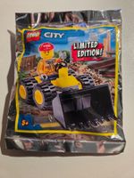 LEGO City 952102 Builder with Epic Digger foil pack