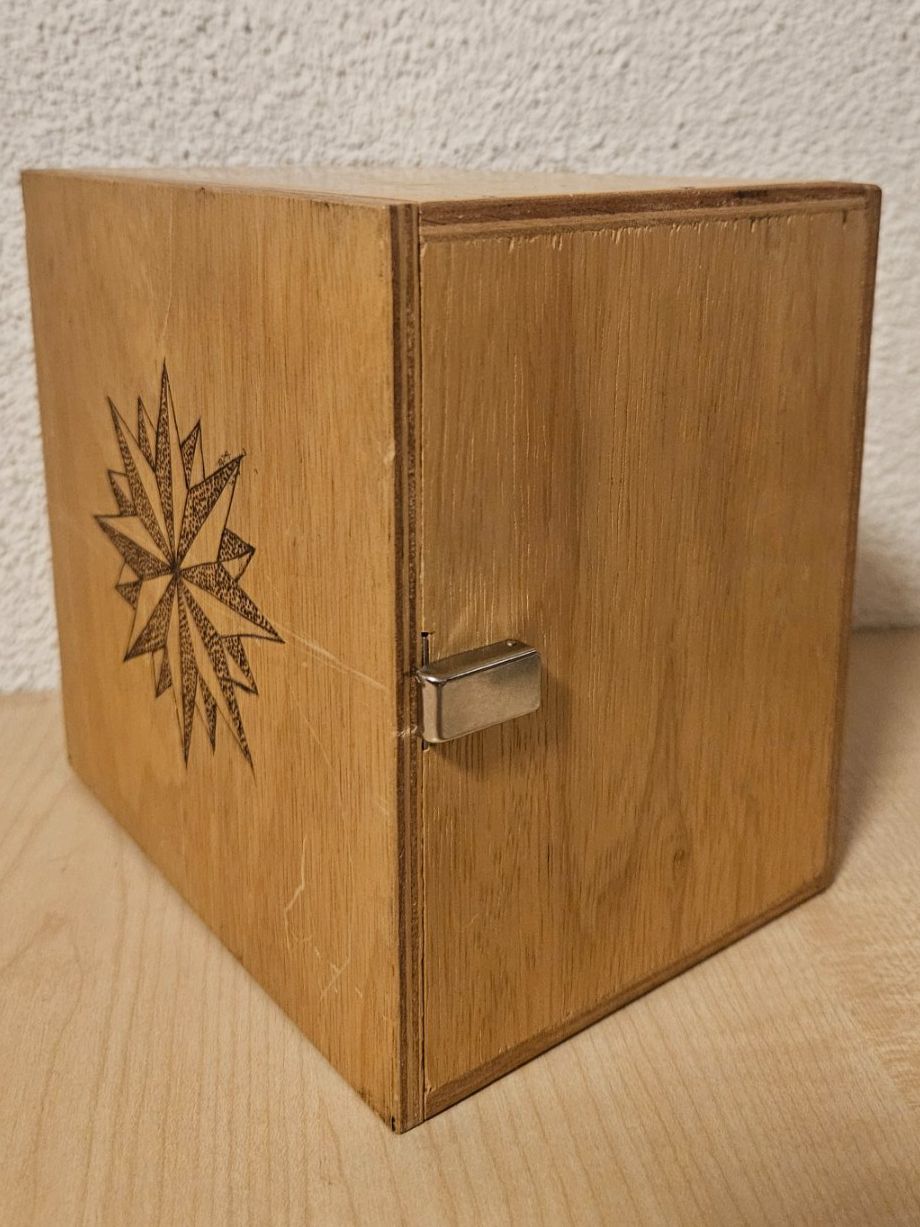 Toutes les décorations: Krippe, holzgeschnitzte Miniatur-Weihnachtskrippe mit Box – D'occasion à Jona par ASMARADO 7
