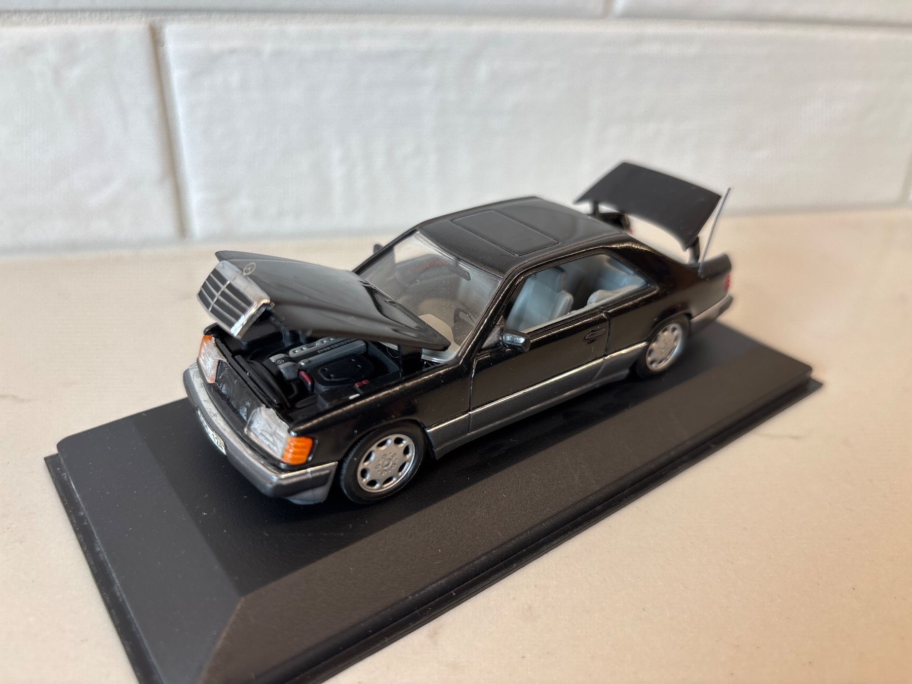 Minichamps Modellini d'auto: Minichamps Mercedes 320 CE 1/43 – Usato da Gollion venduto da Hampton 1