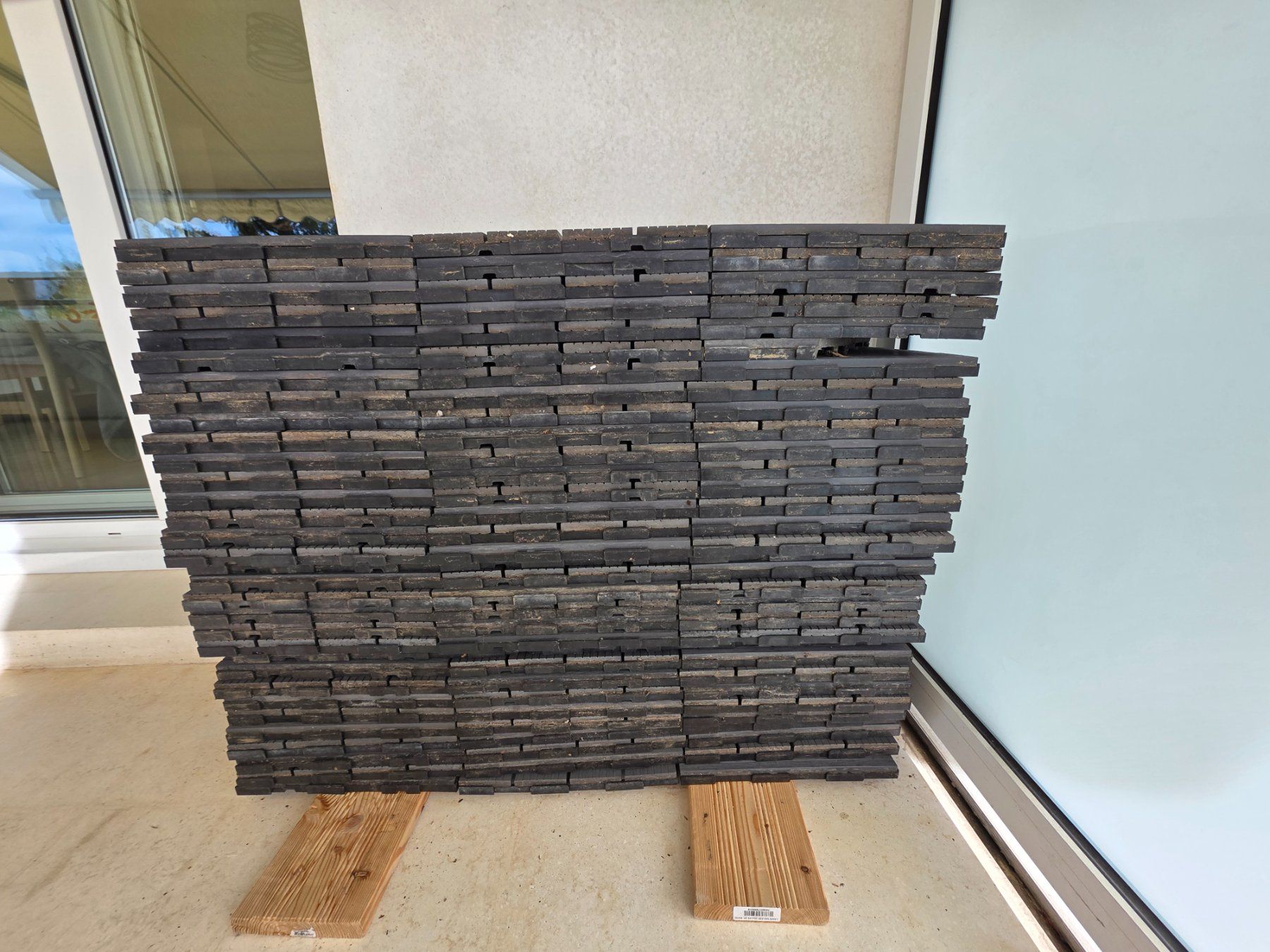 Rivestimenti per pavimenti: Dalles pour balcon JUMBO modèle Mood Carreau HPC Solid Gris – Usato da Plan-les-Ouates venduto da Loul_74 1
