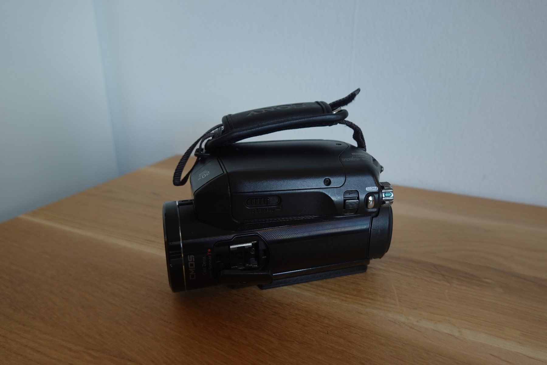 Sony Videocamere: Sony Handycam HDR-HC9 - Schwarz – Usato da Fribourg venduto da mar_9vlt 8