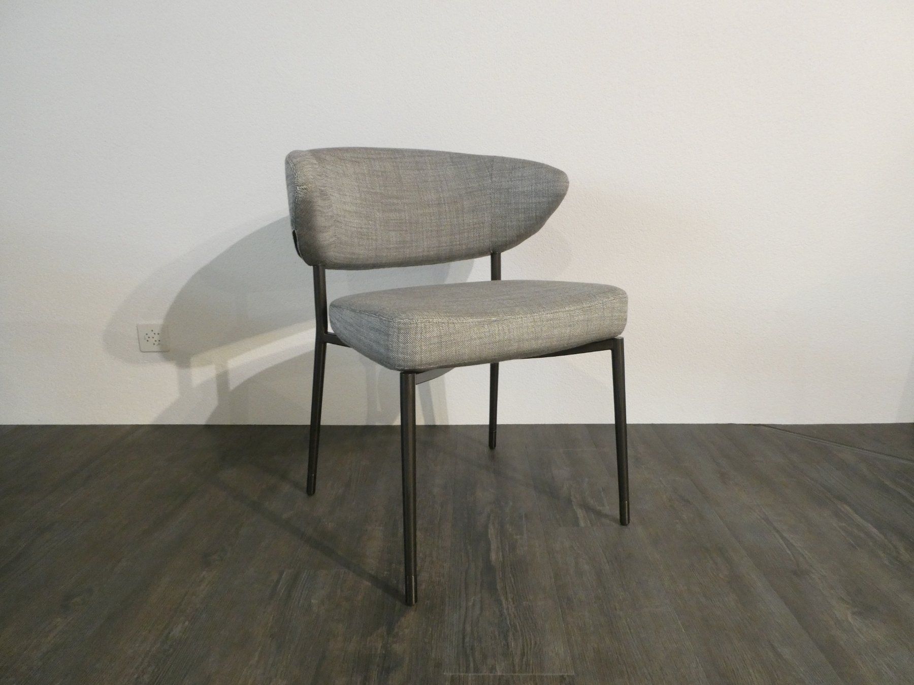 Minotti Chaises: Minotti 4 Esszimmerstühle Mills – Neuf (Voir description) à Wil SG par GAMMA_Wil 2