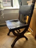 Antike Holz-/Lederstühle, spanischer Kolonialstil